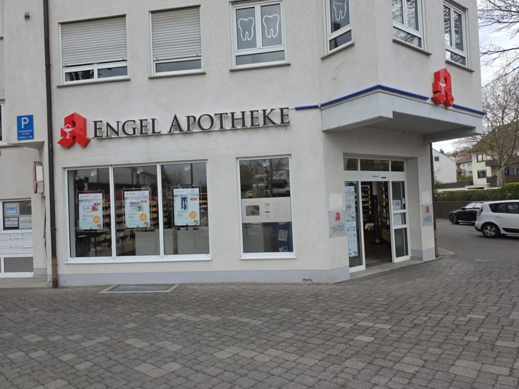 Filiale der Engel Apotheke in Horas von Außen